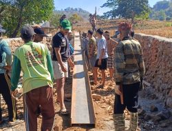 Manunggal dengan Warga, Pembangunan Jembatan Sungai Badenglolo Capai 61,10%*